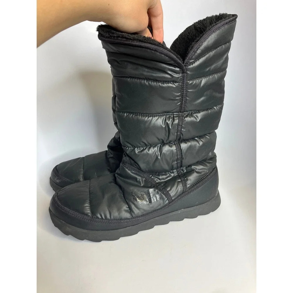 The North Face black amore ll boots quilted puffer pull on women's size 9 winter